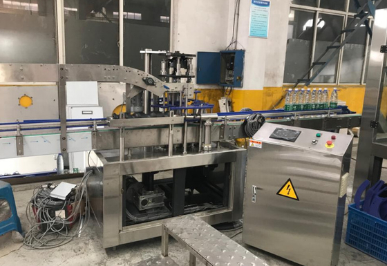 304 SS Oil Bottle Handle Applicator Inserting Machine Electric Driven