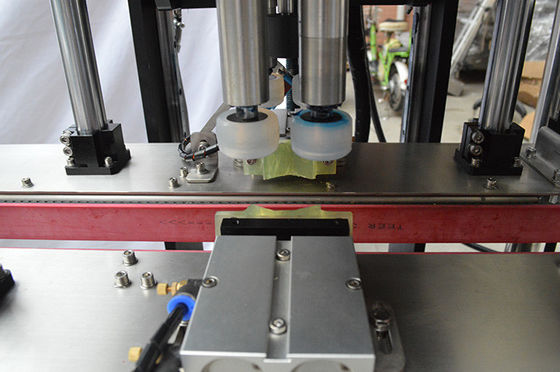 3 In 1 Rotary 500ml Bottle Filling Capping Machine